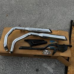 Sportster Exhaust And Mounting Bracket