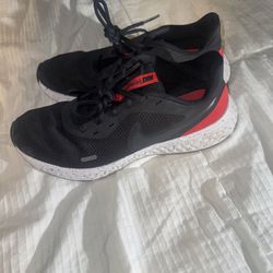 Nike Revolution 5 Men’s Running Sneaker Black And Red Size 8.5