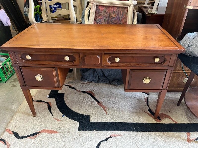 Bassett Desk