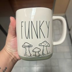Rae Dunn Big Funky Mushroom Mug