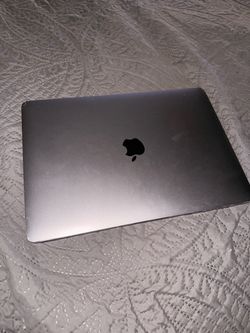Apple - MacBook Pro - 13" Display with Touch Bar - Intel Core i5 - 8GB Memory - 256GB SSD - Space Gray