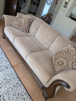 sofa and love seat great condition