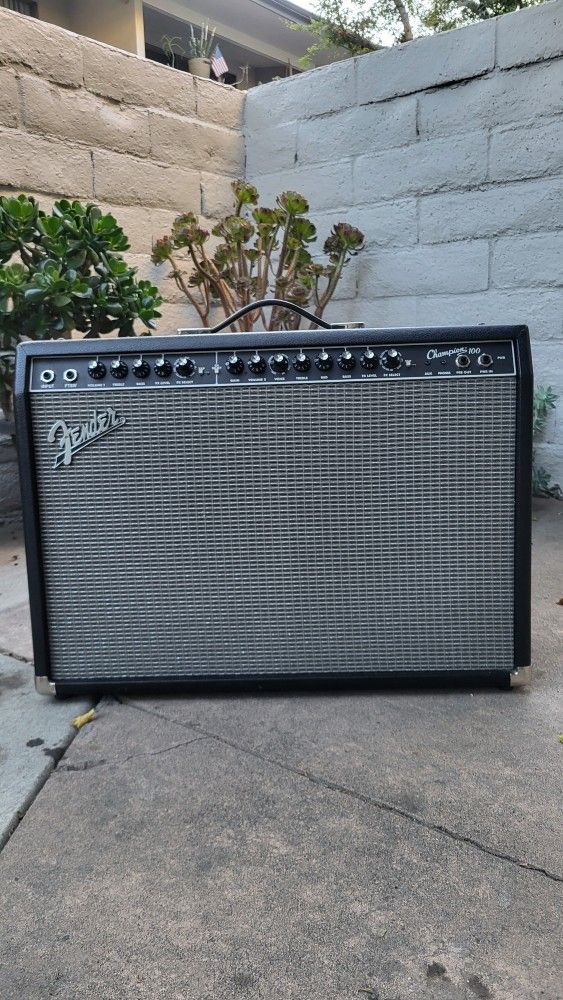 Fender Champion 100 Guitar Amp
