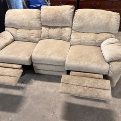 RECLINER COUCH GOOD CONDITION FREE DELIVERY 🚚 