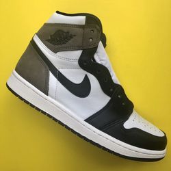 Jordan 1 ‘Mocha’ - Size 9