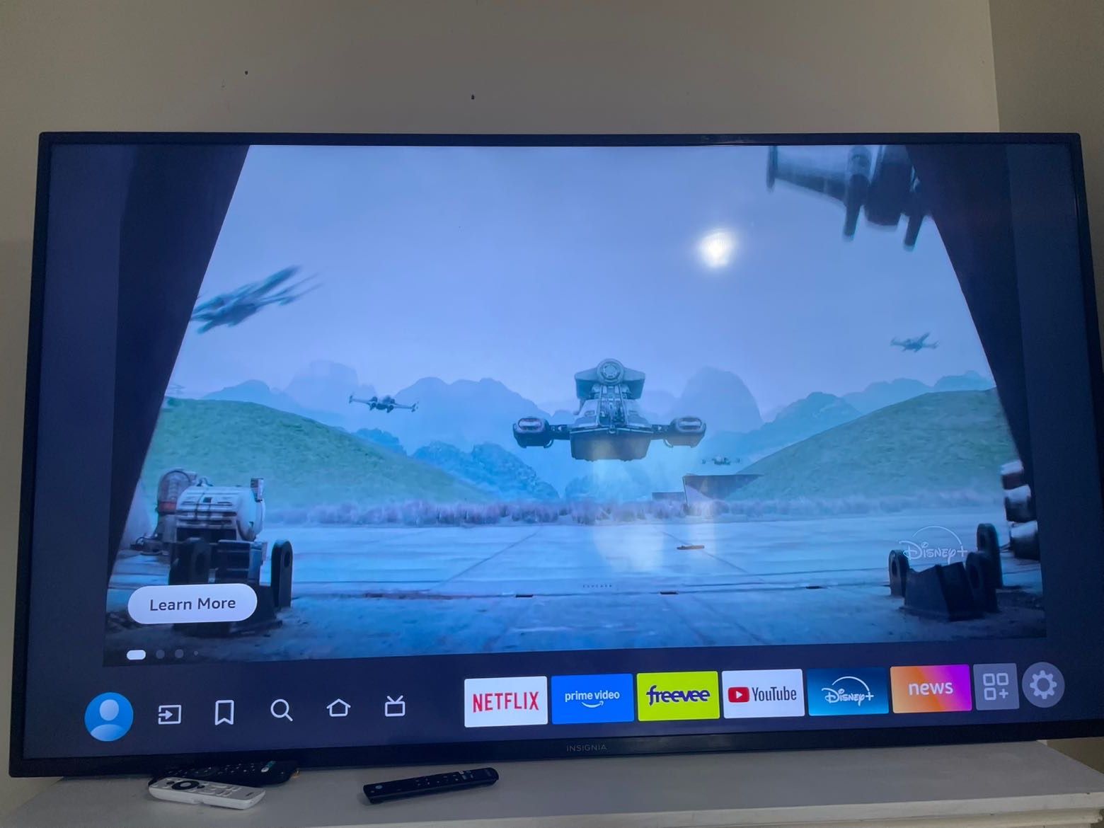 65 Inch insignia Smart Tv