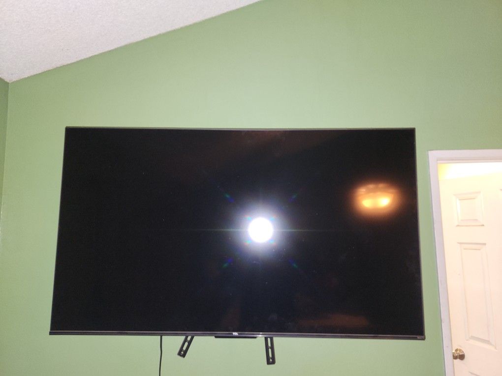 Ruco t v 55 inch With remote.
2 months old