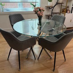 Modern Glass Dining Table + 4 Grey Quilted Chairs Set + Silicone Protection Mat