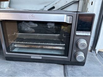 Working toaster