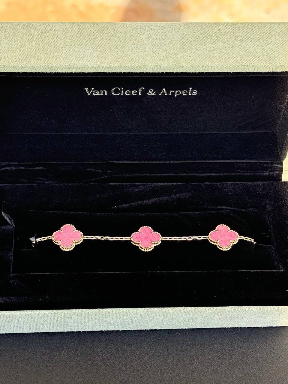 18k yellow gold Pink Van cleef Alhambra style Rhodonite 5 motifs clover shape stone bracelet