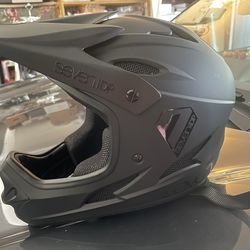 7 iDP M1 Full Face Mountain Bike Helmet Mountain Bike Helmet with Full Ventilation (Matte Black/YM)