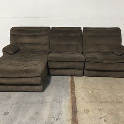 Double Recliner Sectional Sofa Couch - Chaise - Deep Seating - Comfy - Clean - Delivery Available 