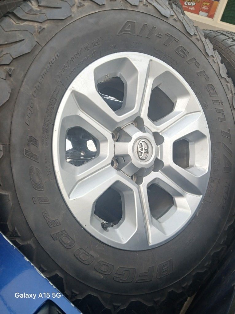 2021 Toyota 4runner 17" 6lug Rims Tires (4)