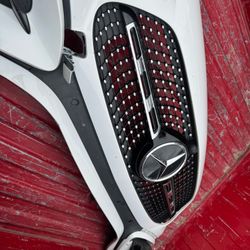 Mercedes-Benz Grill