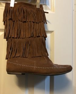 Lauren Conrad size 7.5 suede fringe boots