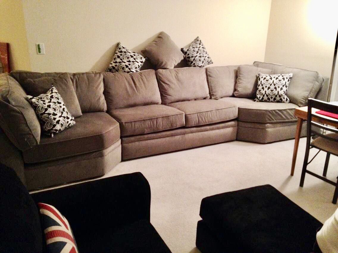 3-piece Broyhill sectional couch - great condition (Virginia Square)