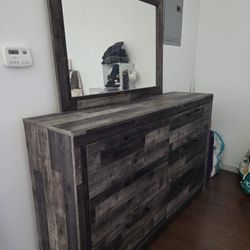 Dresser