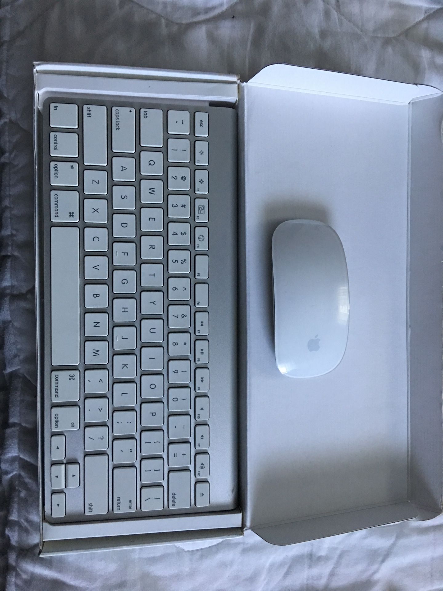 Apple wireless keyboard and mouse plus USB Super Drive