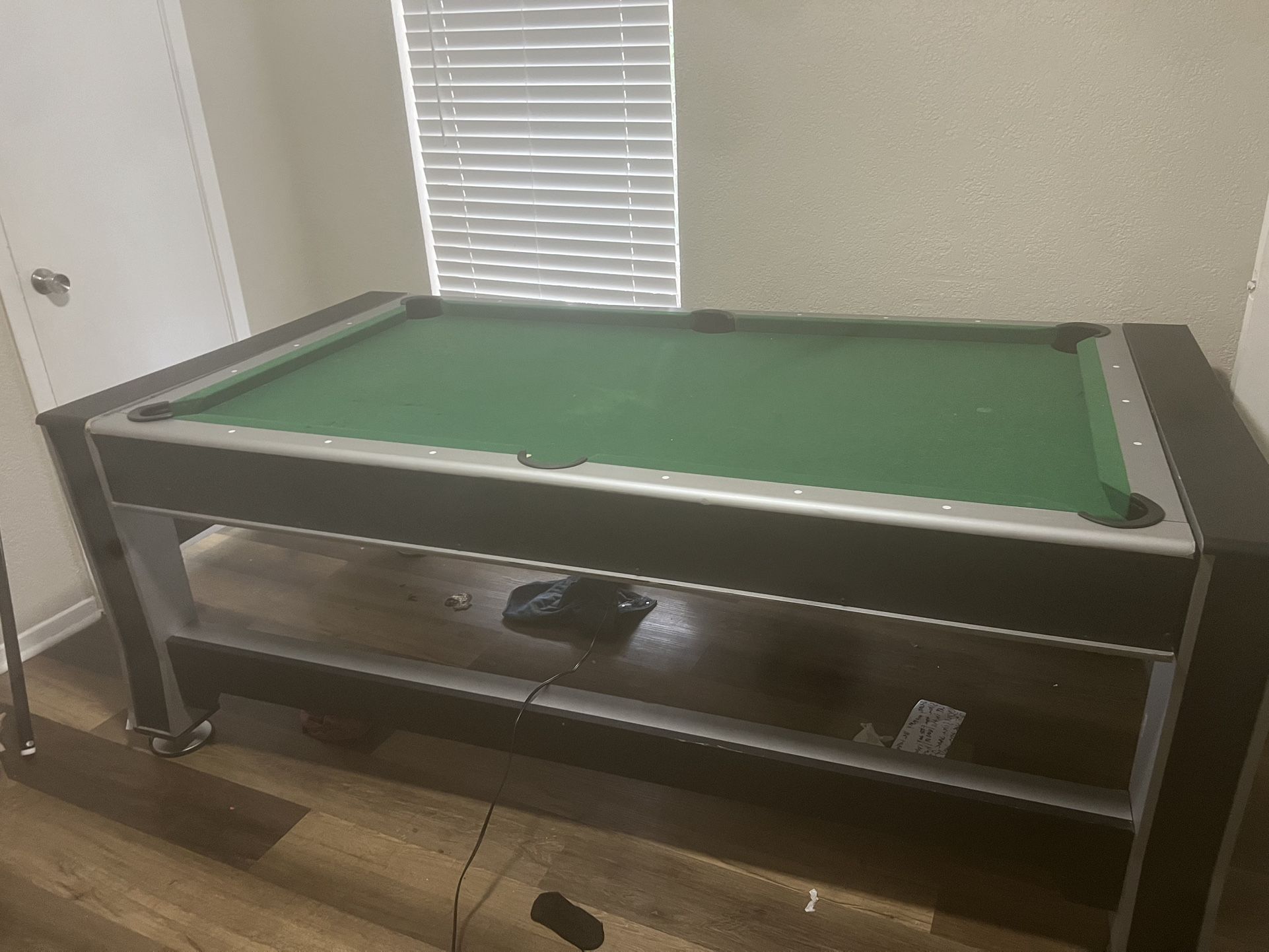 pool table/air hockey table
