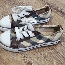 Kids Burberry Sneakers size 30 (12.5)