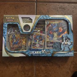 Pokemon Lucario VSTAR Premium Collection