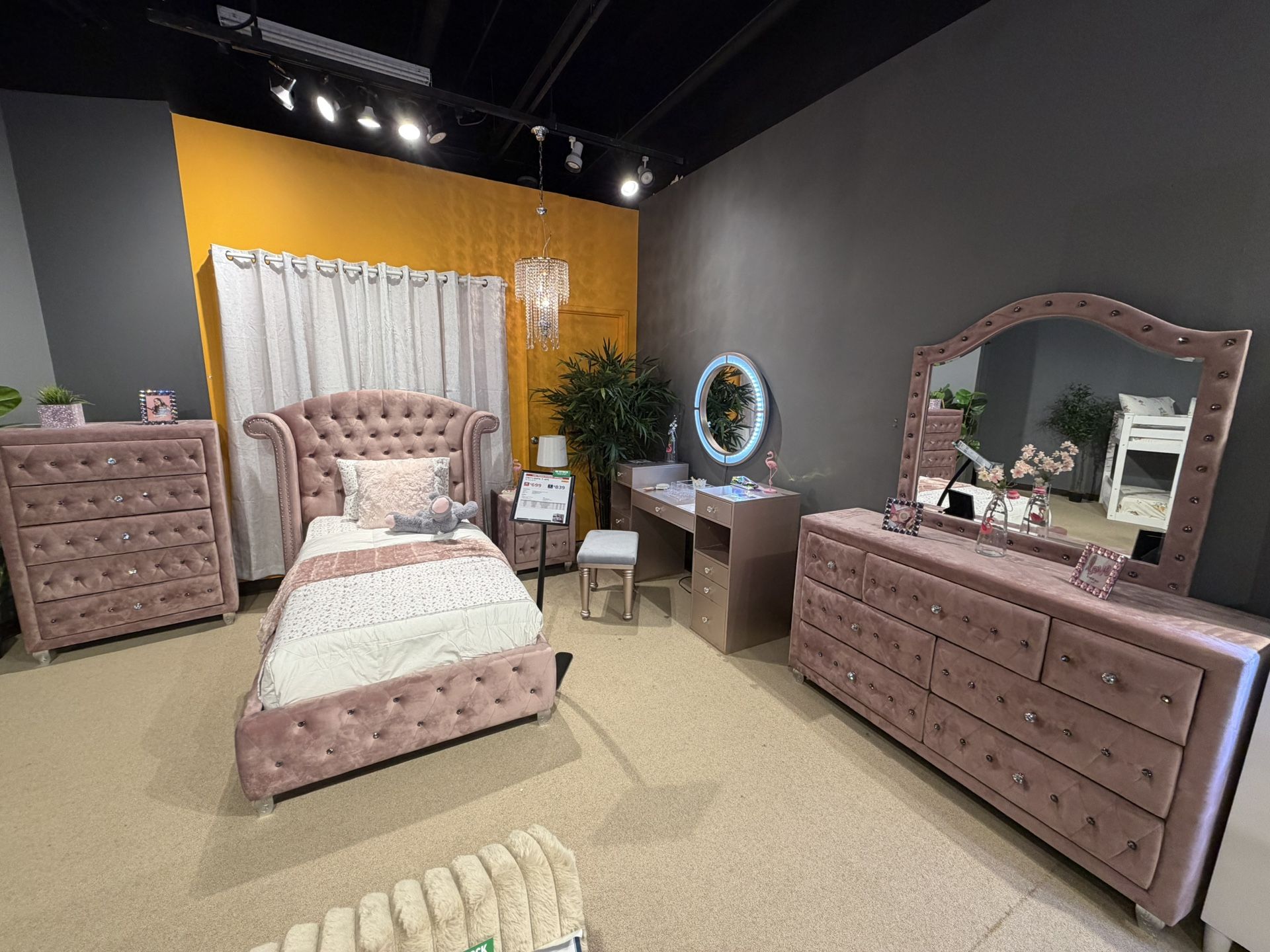 4PC Twin Bedroom Set 🥰 Pink Velvet Princess Bed😻