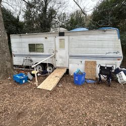 Used Camper W/Bathroom, Bedroom, & Kitchen Space