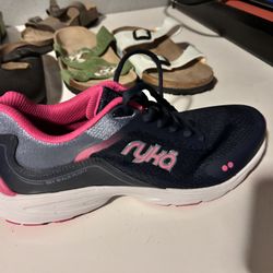 Skechers Size 6 Only