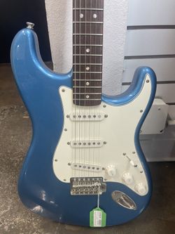 Squire By Fender Stratocaster 