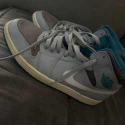 Jordan’s. Wolf Grey With Tropical. 