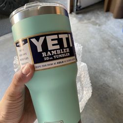 Yeti Rambler Tumbler Stackable 26 Oz. Alpine Yellow With Straw Lid for Sale  in Los Angeles, CA - OfferUp