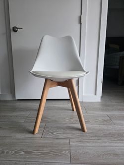 Set of 4 Modern White Dining Chairs – Faux Leather Seats