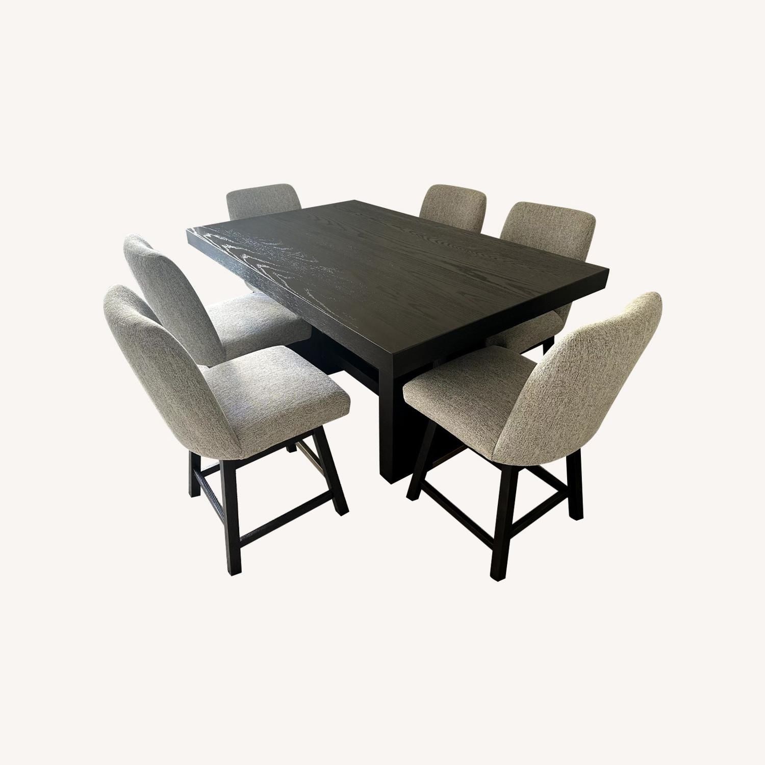 Deylin Dining Table And Chairs