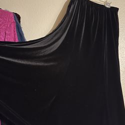 Black Velvety Stretchy Size 16 Women’s Skirt