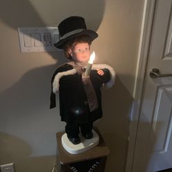 Vintage Animated Christmas Caroler