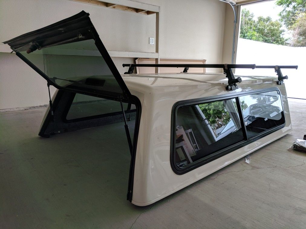 SNUGTOP CabHi Camper Shell 19952004 Toyota 1st Gen Xtra Cab