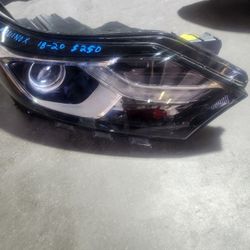 2018 2019 2020  Chevrolet Equinox Right Headlight Part 