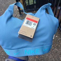 New Nike Women's Training Bras Large