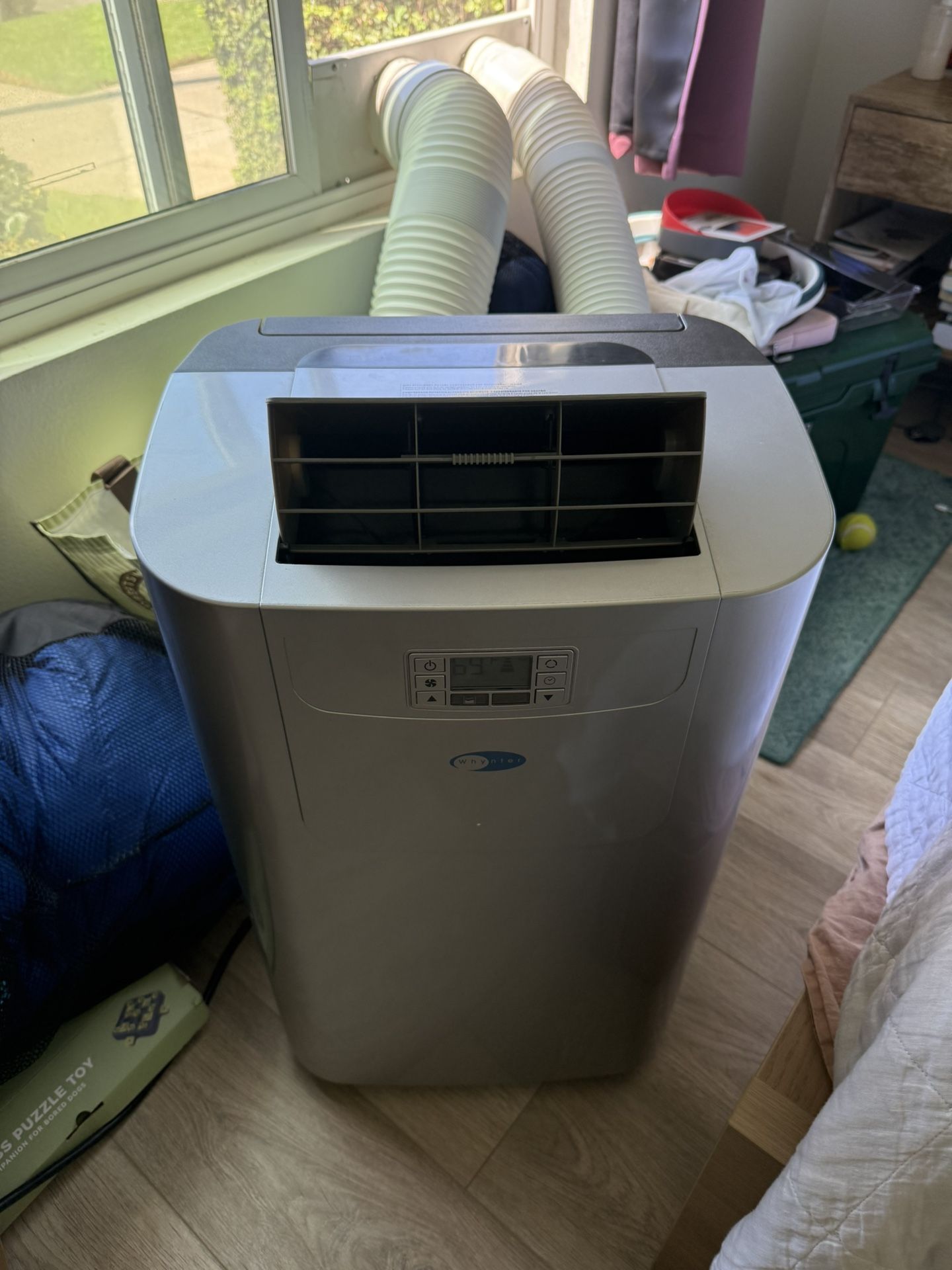 Portable air conditioner