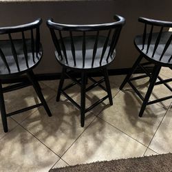 3 bar stools