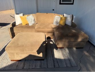 Sectional couch