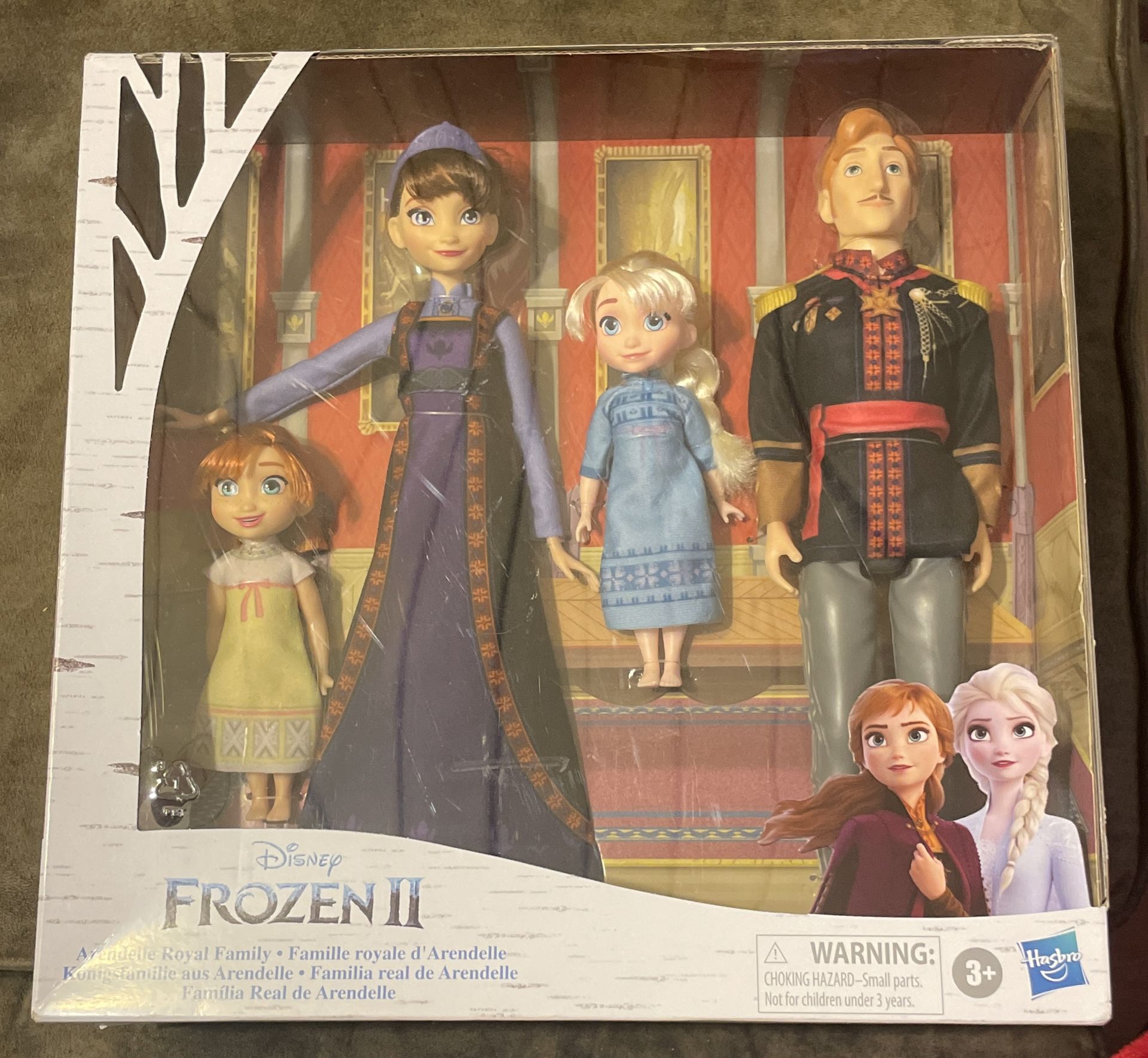 Frozen 2 Arendelle Royal Family Doll Set