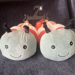 caterpillar children's slippers size 6
