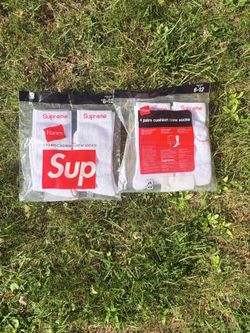 Supreme socks
