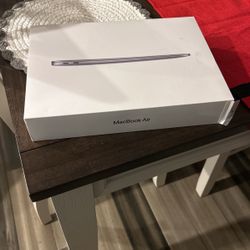 13-inch MacBook Air Apple  M1 Chip -New-