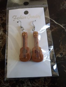 Acoustic guitar dangle earrings