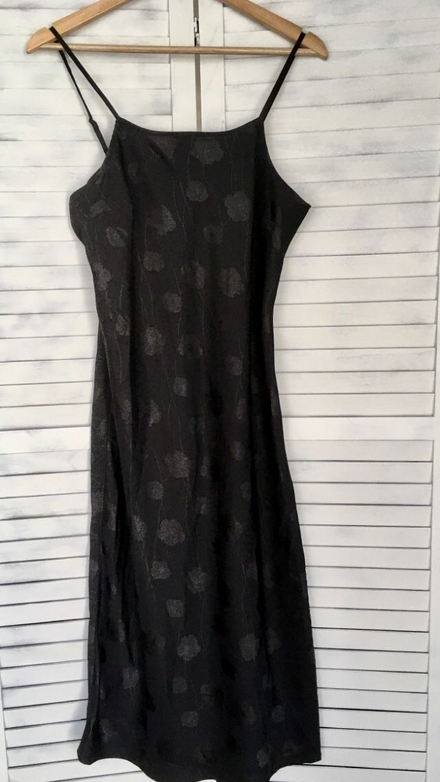 Black Nightgown, Medium 