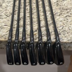 Taylormade P790 4-P Limited Edition Black Iron Set 