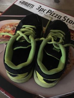 Boys shoes