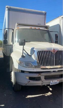 2018 International Box Truck